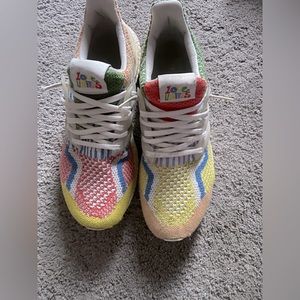 ADIDAS ULTRABOOST SIZE 10 WITH FREE SHIPPING!